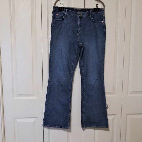 Eddie Bauer Denim - Eddie Bauer Jeans Women's classic boot cut - embroidered pockets- Sz 14 R